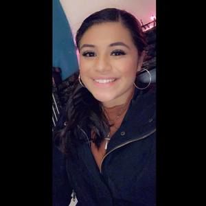 Meet your Posher, Leonela